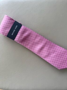 Michael Kors Pink Geometric Tie Polyester Silk Blend Classic Necktie